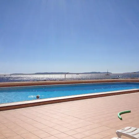 T2 Climatise Avec Piscine, Parking - - Fr-1-610-6 Apartment *